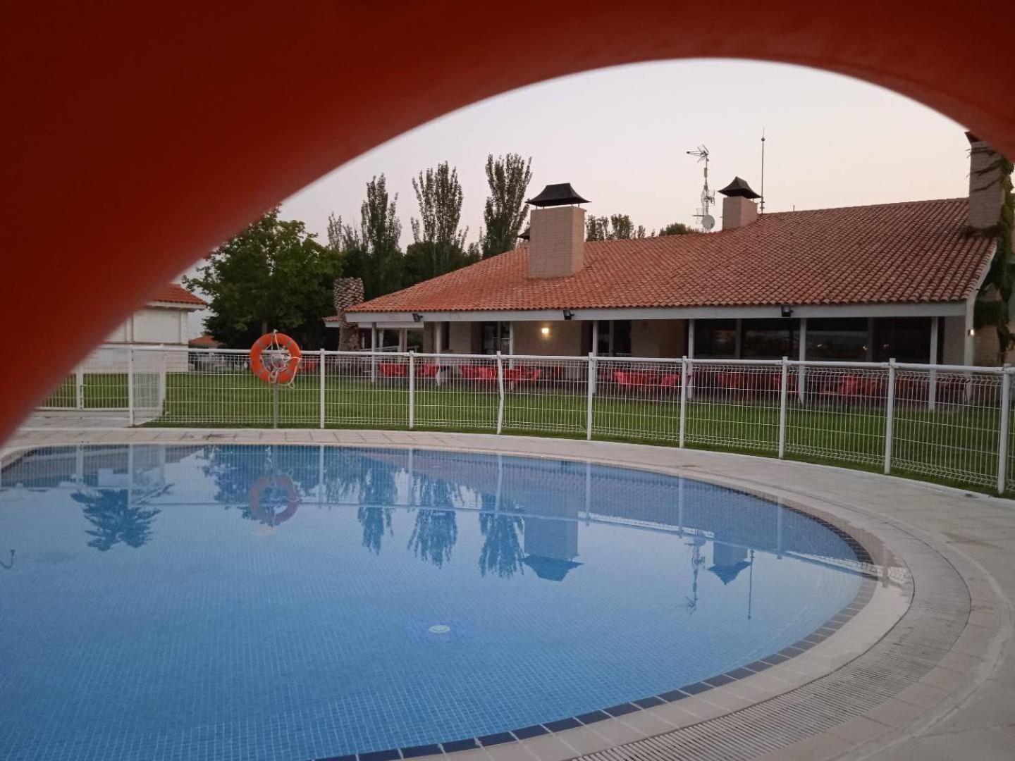 Albergue Zaragoza Camping מראה חיצוני תמונה