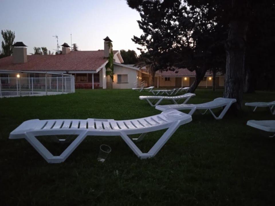 Albergue Zaragoza Camping מראה חיצוני תמונה